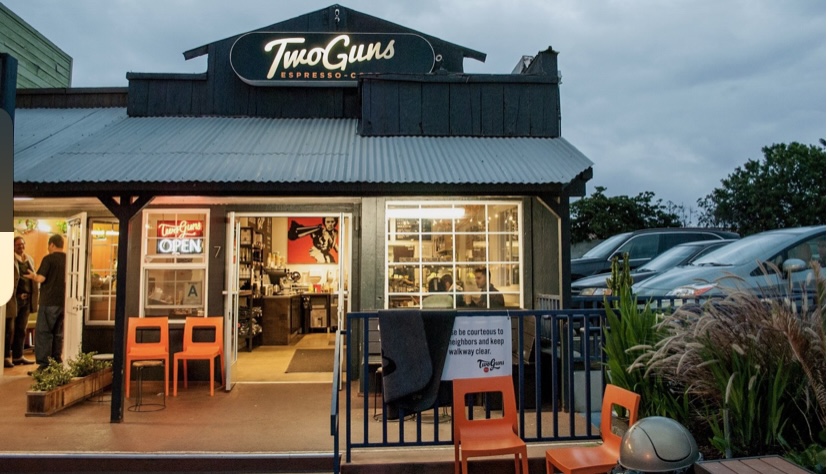 Two Guns Espresso, <img src=